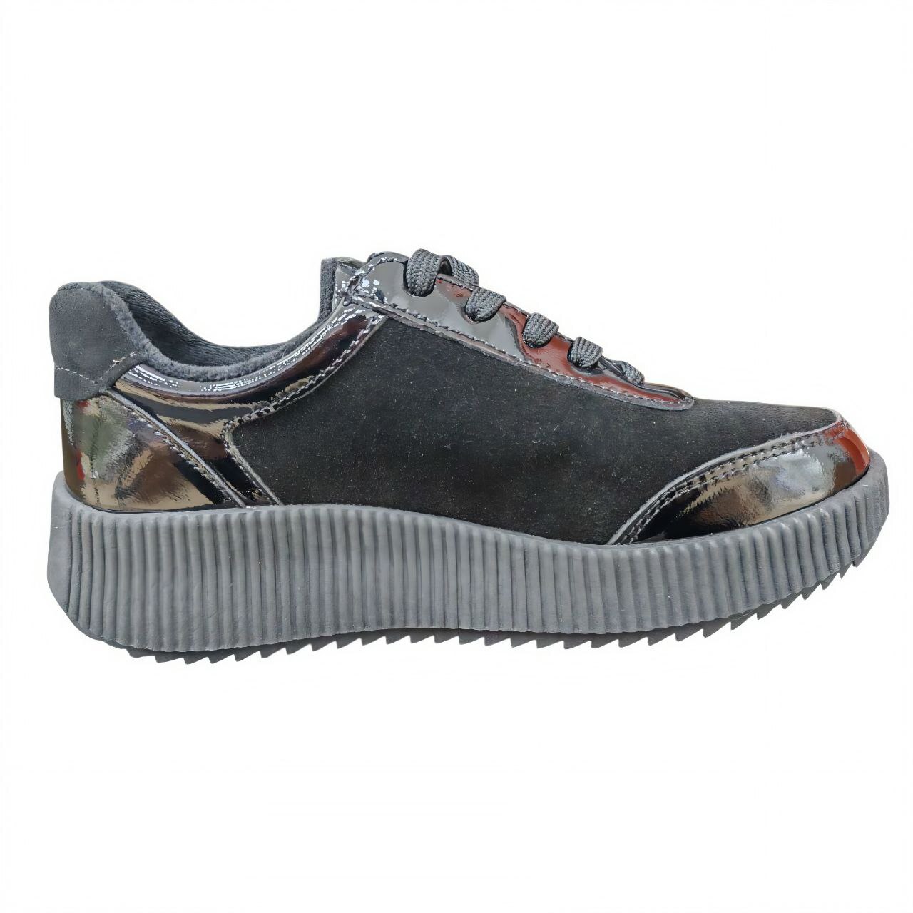 Кроссовки женские